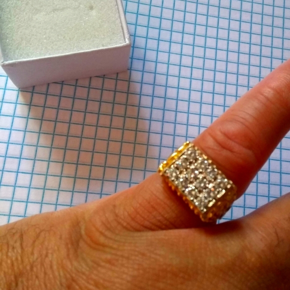 Estate Ring:14k Solid Gold Nugget Wght 13.2grams 12 small diamonds 2.5-3 Cwt.